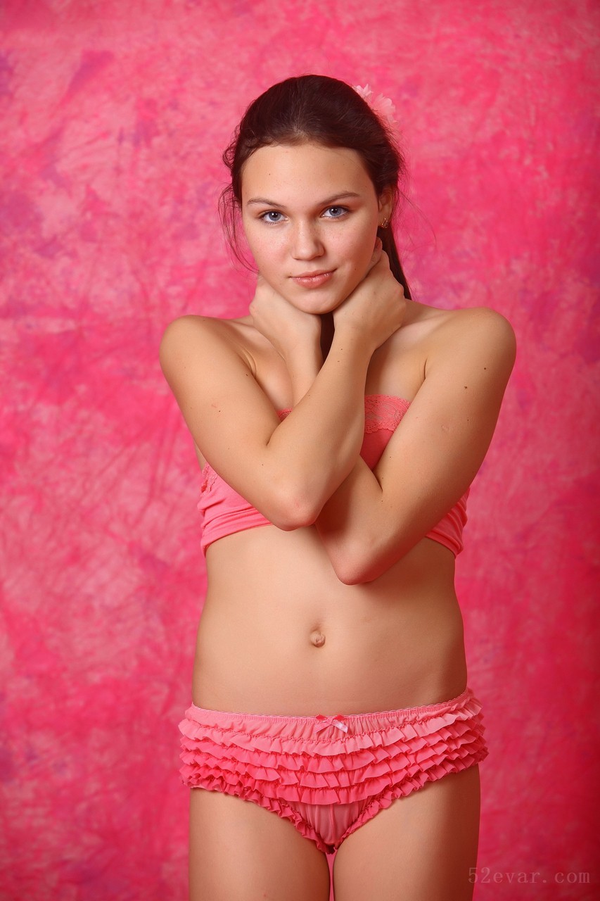 [180P+1V] Amy红色私房写真