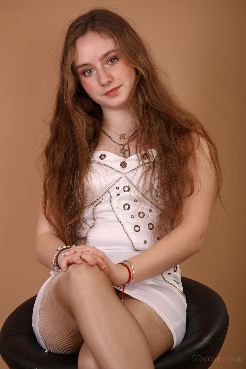 [188P+1V] Katie隐形黑丝袜写真