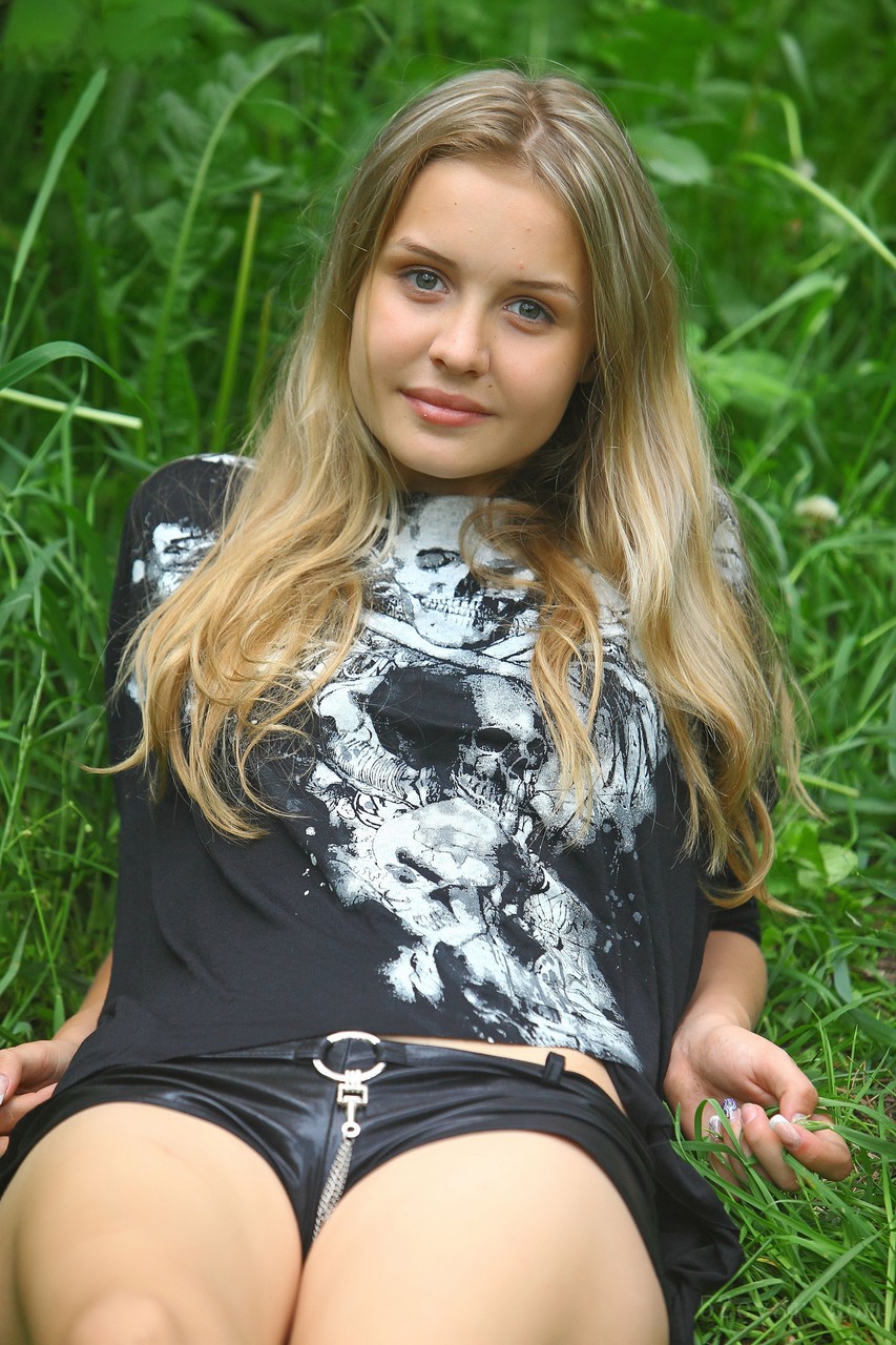 [124P+1V] Mika黑色上衣写真